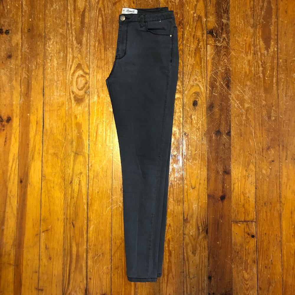 Women’s Denim & Co Skinny Jeans size 10-dark grey